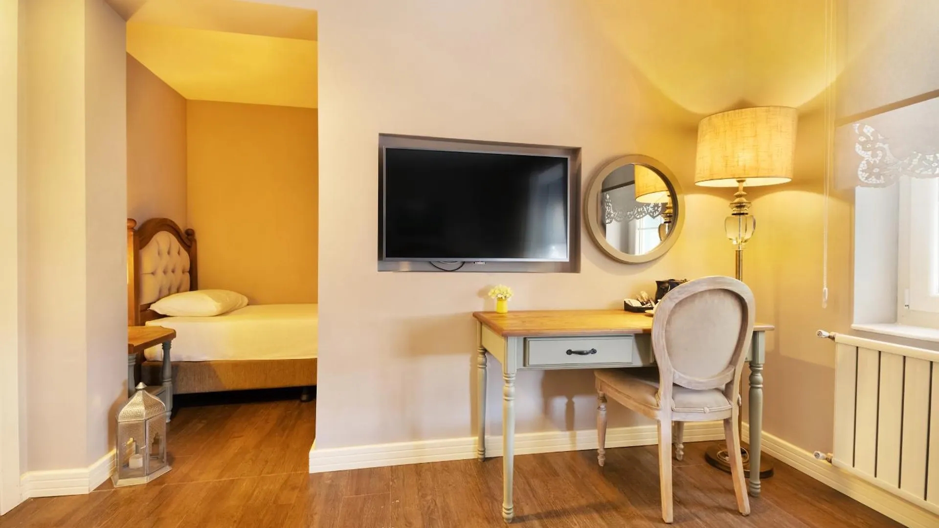 Bramasole Alacati Butik Hotel